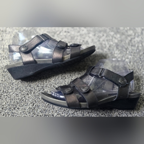 Aravon Rockport Standon T Bar Metallic Size 8 Sandals CH0417 Adjustable - Picture 8 of 11